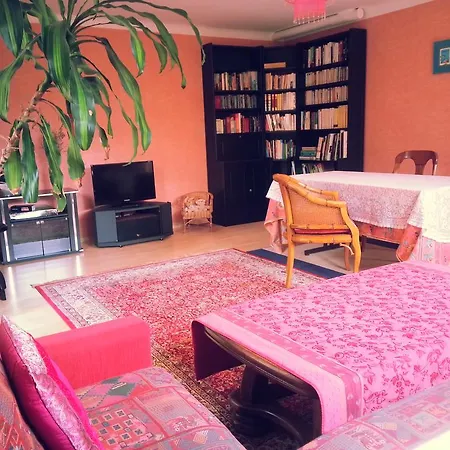 Maison D'hotes Vers Les Cent Ciels 住宿加早餐酒店 奥贝奈